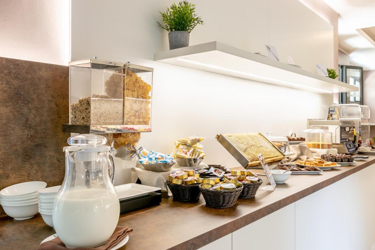 Acca Palace Aa Hotels Milano Ngoại thất bức ảnh
