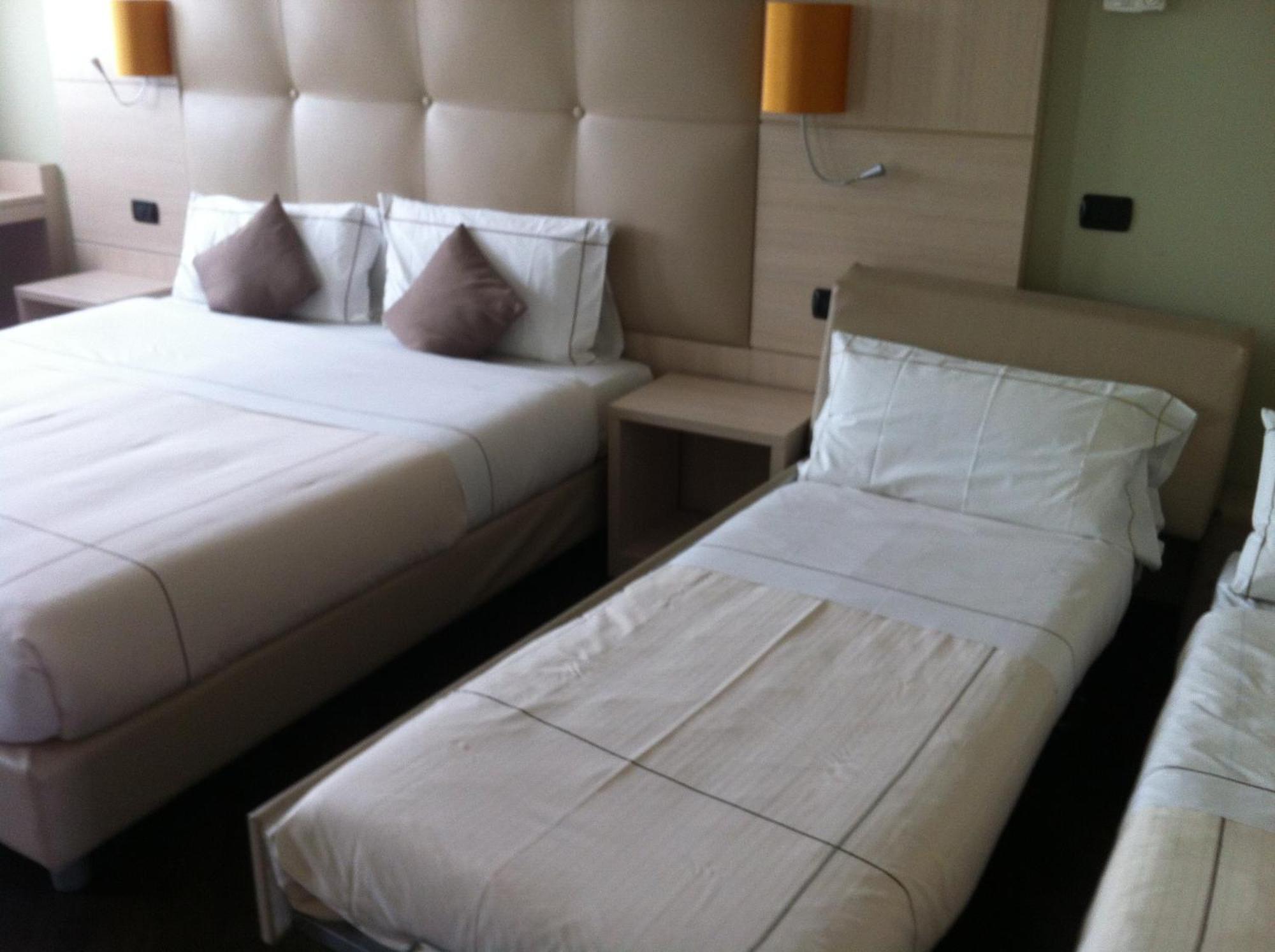 Acca Palace Aa Hotels Milano Ngoại thất bức ảnh